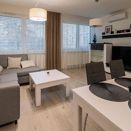 Ferienwohnung Skau Dunajska 58A Apt3 Pressburg Exterior foto