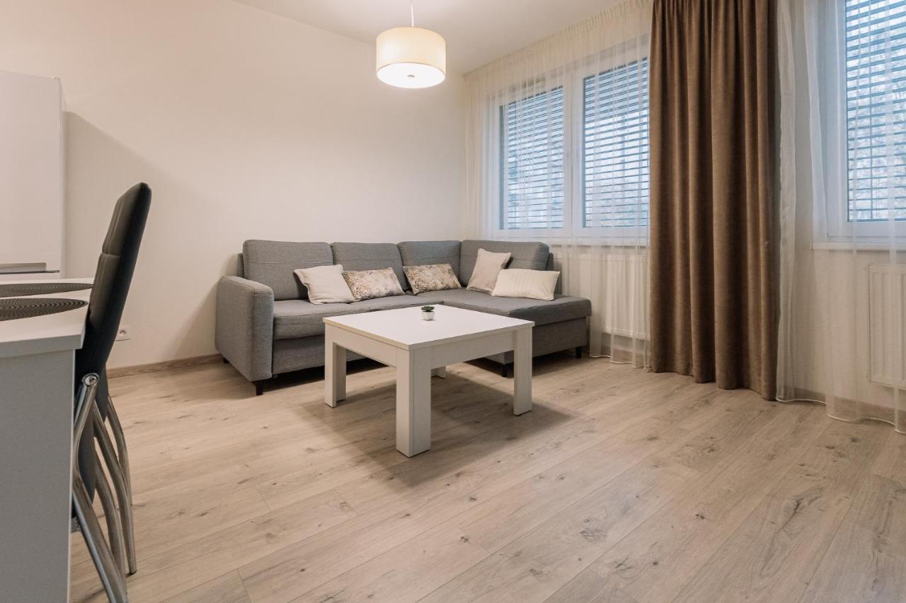 Ferienwohnung Skau Dunajska 58A Apt3 Pressburg Exterior foto