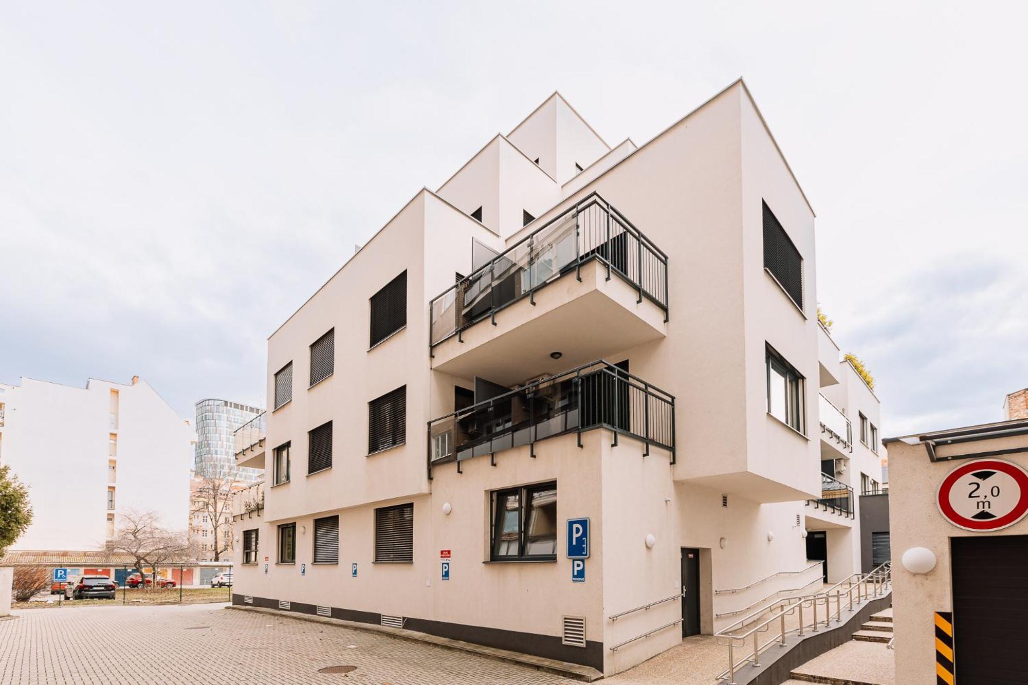 Ferienwohnung Skau Dunajska 58A Apt3 Pressburg Exterior foto